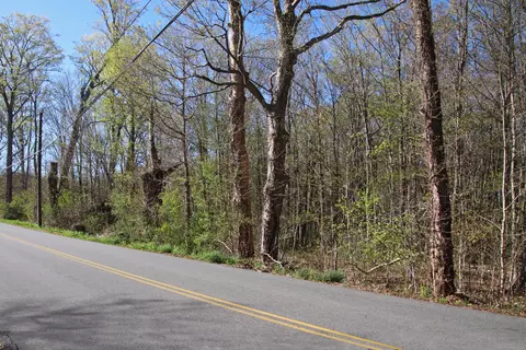 Clarke Road, Lebanon, CT 06249