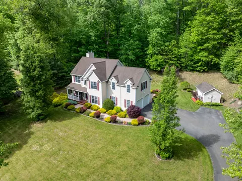 12 Everwood Dr, New Milford, CT 06776