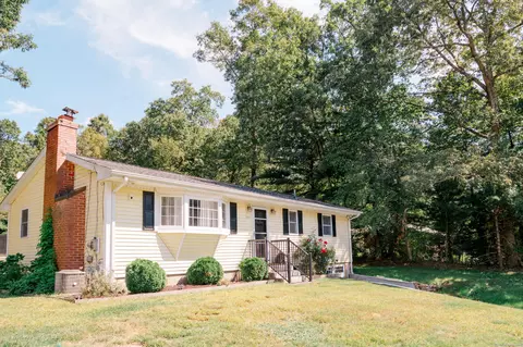 144 Weir St, Glastonbury, CT 06033