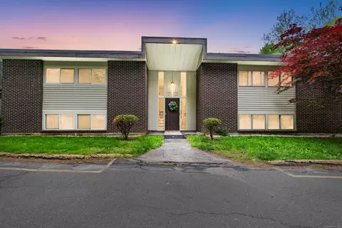 229 Bacon Pond Rd #144, Woodbury, CT 06798