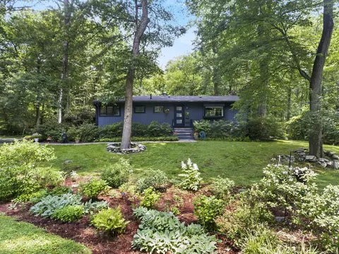 81 Four Brooks Rd, Stamford, CT 06903