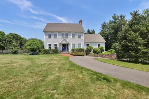 100 Round Hill Rd, Middletown, CT 06457