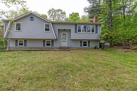 9 Berkshire Dr, East Hampton, CT 06424