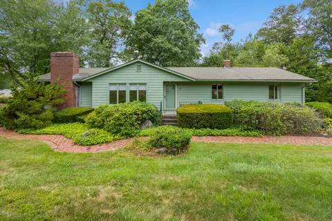 34 Birchwood Rd, Northford, CT 06472
