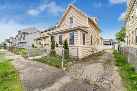 240 Eagle St, Bridgeport, CT 06607