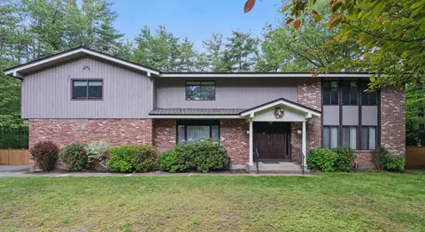 1 Nod Brook Dr, Simsbury, CT 06070