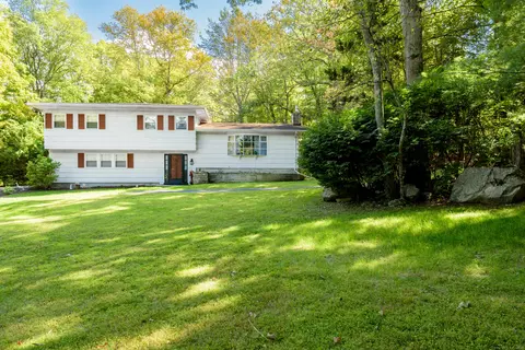 89 Old Church Rd, Oxford, CT 06478