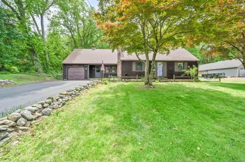 143 Bartlett St, Portland, CT 06480