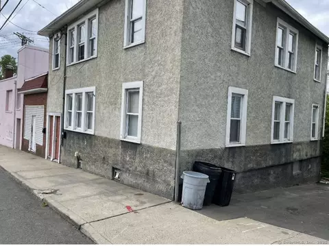 10 Bank St, Derby, CT 06418