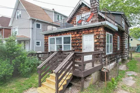 275 Park St, West Haven, CT 06516