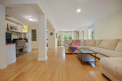 7 4th St #1C, Stamford, CT 06905