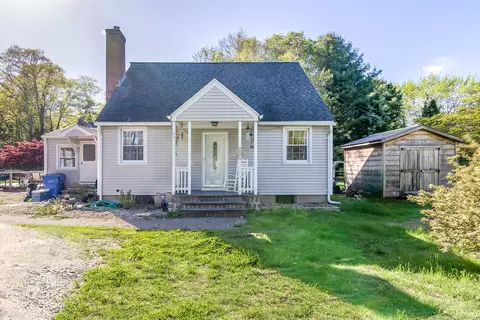 297 Old Post Rd, Clinton, CT 06413