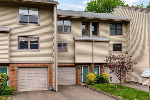 85 Metacomet Dr #85, Meriden, CT 06450