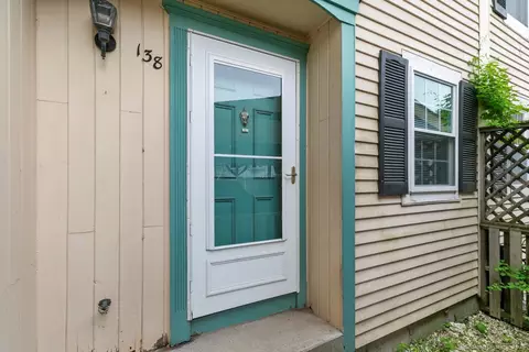 138 Rising Trail Dr #138, Middletown, CT 06457