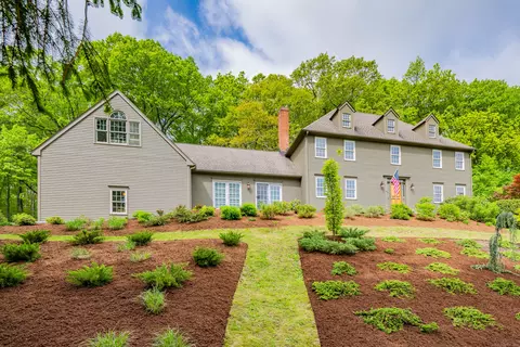181 Railtree Hill Rd, Woodbury, CT 06798