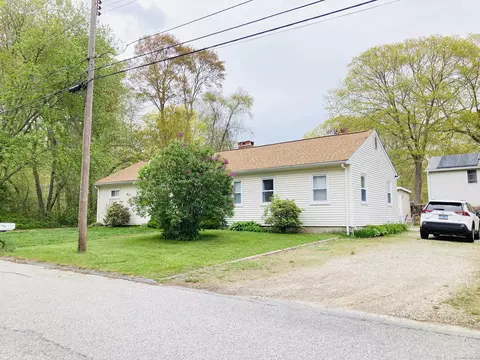 67 S Beechwood Rd, Niantic, CT 06357