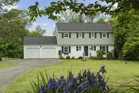 98 Whisconier Rd, Brookfield, CT 06804