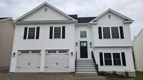 40 Yorktown Rdg, Waterbury, CT 06704