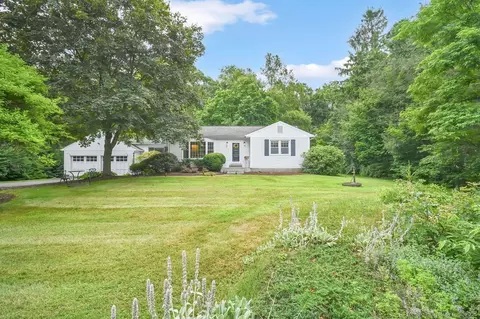 49 Bear Hills Rd, Newtown, CT 06470