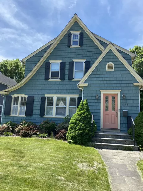 1248 Valley Rd, Fairfield, CT 06825