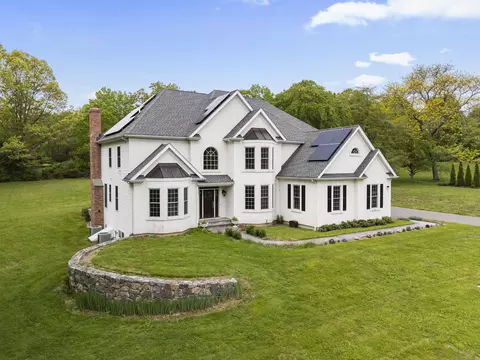 24 N Racebrook Rd, Woodbridge, CT 06525