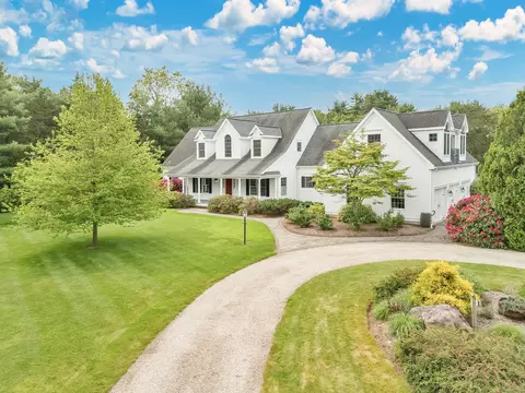 207 Great Pond Rd, Simsbury, CT 06070