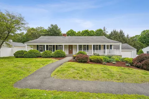 81 Edward St, Newington, CT 06111