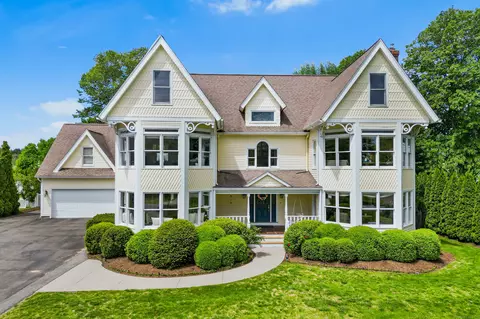 49 Cromwell Pl, Old Saybrook, CT 06475