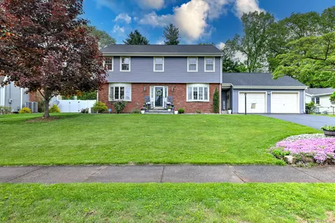 25 Bittersweet Ln, Berlin, CT 06037