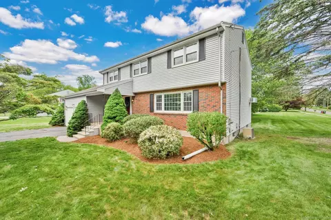 116 Heywood Dr, Glastonbury, CT 06033
