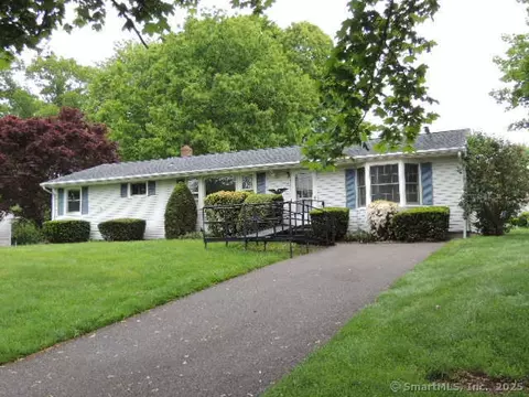 4 Balsam Rd, Wallingford, CT 06492