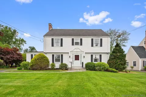 129 Ridgewood Rd, West Hartford, CT 06107