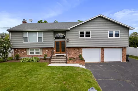 104 Willow St, Wethersfield, CT 06109