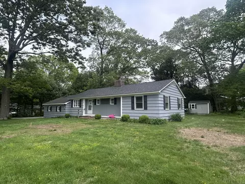 15 Melody Ln, Ivoryton, CT 06442