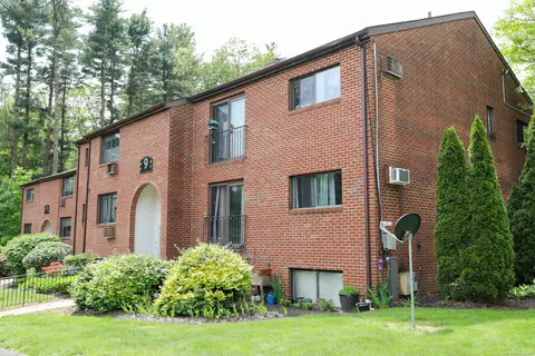 500 Darling St #9F, Southington, CT 06489