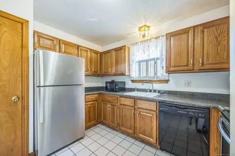 757 Lake Ave #3, Bristol, CT 06010