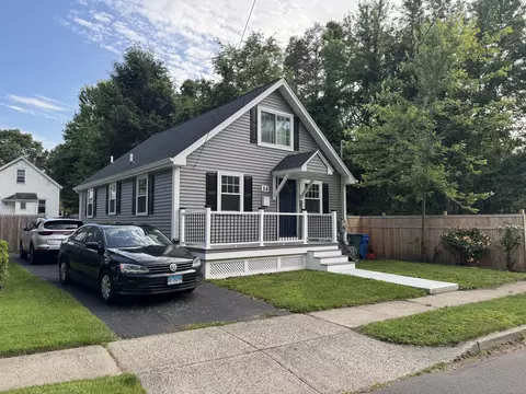 14 Russell St, Hamden, CT 06517