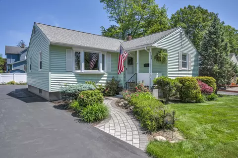 26 Vivian St, Newington, CT 06111
