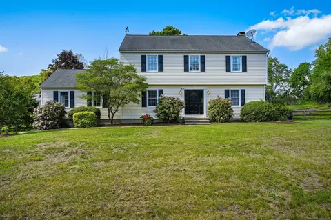 10 Powder Horn Ln, New Milford, CT 06776