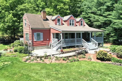 259 Old Town Farm Rd, Woodbury, CT 06798