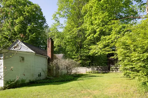 Exterior - 47 E Main St, Salisbury, CT 06068 photo 4 of 5