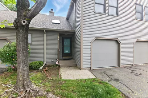 50 Elms Mdws #50, Enfield, CT 06082