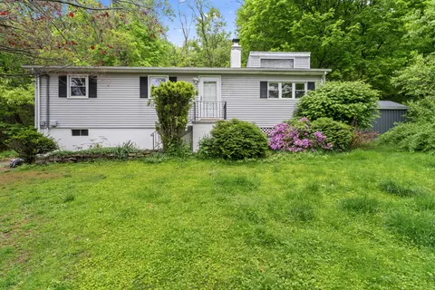 51 Ball Pond Rd, Danbury, CT 06811