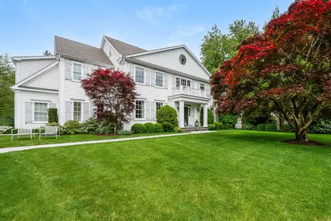 4 Echo Dr, Darien, CT 06820