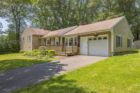15 Kings Hwy, North Haven, CT 06473