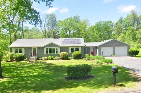 142 Case St, Canton, CT 06019