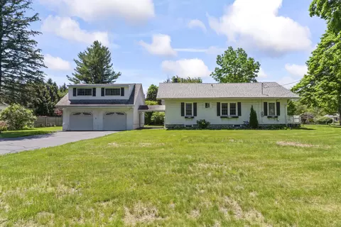 18 Glover Ave, Newtown, CT 06470