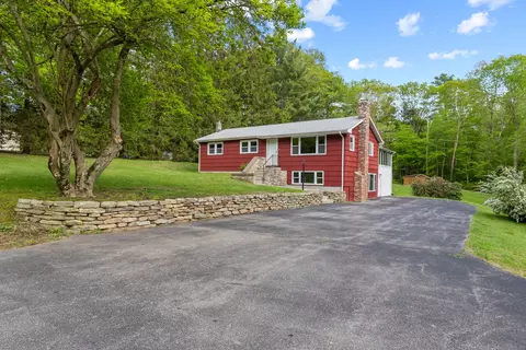 654 Beach Pond Rd, Voluntown, CT 06384