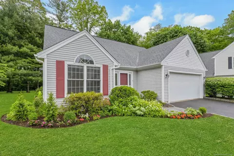 44 Village Ct #44, Wilton, CT 06897