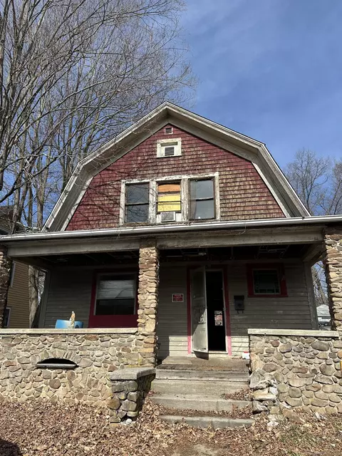95 S Vine St, Meriden, CT 06451